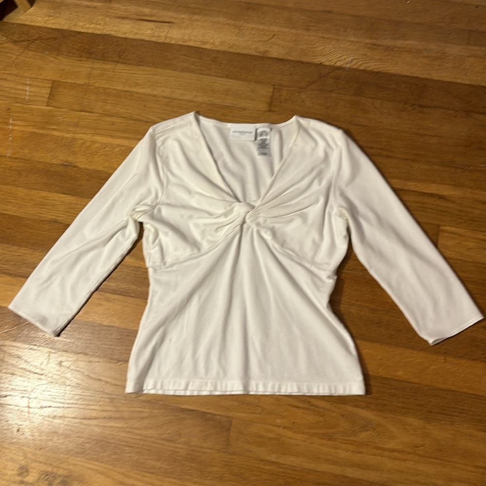 Liz Clairborne White V neck Top - 3/4 Sleeves - Petite Small
